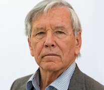 AMOS OZ