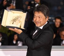 Kore-eda con la Palma de Oro en Cannes 2018 por &amp;quot;Somos una familia&amp;quot;. 