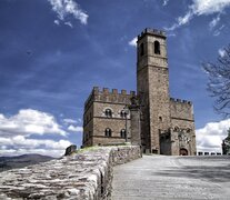El castillo ubicado en Poppi, provincia de Arezzo, donde Alighieri escribió parte de su obra cumbre. 