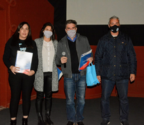 Llonch y Lattuada junto a la directora y veterano de guerra de Malvinas.