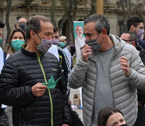 Giustiniani es apoyado por  Javkin.