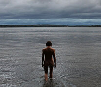 Elina Brotherus. La secuencia de la bahía negra, 2010, Video.