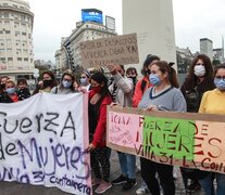 Las mujeres desalojadas de Villa 31 marcharon al Obelisco en repudio al violento operativo del 30 de septiembre y por el acceso a una vivienda. (Fuente: Jorge Larrosa) (Fuente: Jorge Larrosa) (Fuente: Jorge Larrosa)