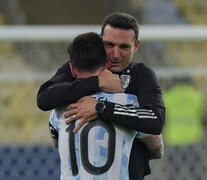 Cómo el encuentro entre estos dos Lios que no se llevan ni una década nos hizo volver a gustar de la Selección Argentina (Fuente: AFP) (Fuente: AFP) (Fuente: AFP)