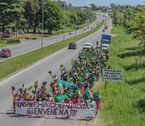 El Segundo Encuentro Nacional de Mujeres Campesinas que la UTT hizo en La Plata terminó con una movilización que reclama la contaminación y destrucción de las tierras por el monocultivo