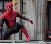 Spider-Man aquí pasa, finalmente, de la adolescencia a la adultez. 