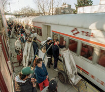 El Tren Blanco, una de las postales que dejó el 2001.  (Fuente: Bernardino Avila) (Fuente: Bernardino Avila) (Fuente: Bernardino Avila)