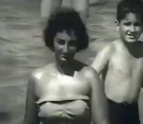 Muchos porteños fueron a darse un alivio aquel martes 29 de enero de 1957 en los balnearios que había en el Río de la Plata.