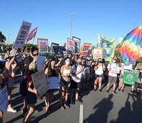 Una de las consignas de los manifestantes es &amp;quot;Basta de Quemas&amp;quot;.  (Fuente: Sebastián Granata) (Fuente: Sebastián Granata) (Fuente: Sebastián Granata)