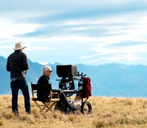 Jane Campion en la filmación de &amp;quot;El poder del perro&amp;quot;, multinominada al Oscar.