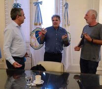 El intendente Javkin, el ministro Llonch y Rada de Ex Combatientes.