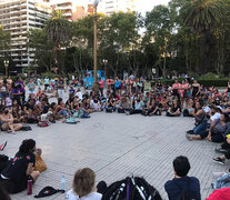 La primera asamblea convocó a unas 300 personas. 