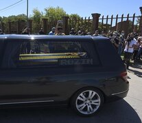 El momento en que el cortejo fúnebre arriba al Cementerio Israelita.