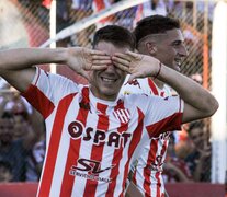 Diego Polenta festeja el primer gol de Unión (Fuente: NA) (Fuente: NA) (Fuente: NA)