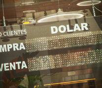 El dólar blue cerró en 202 pesos y el Banco Central vendió reservas. (Fuente: Jorge Larrosa) (Fuente: Jorge Larrosa) (Fuente: Jorge Larrosa)