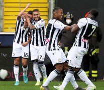 Los jugadores de Udinese a puro festejo (Fuente: EFE) (Fuente: EFE) (Fuente: EFE)