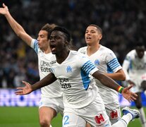 El senegalés Bamba Dieng festeja el primer gol del Olympique (Fuente: AFP) (Fuente: AFP) (Fuente: AFP)