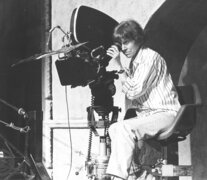 María Luis Bemberg en acción, una pionera del cine argentino hecho por mujeres. 