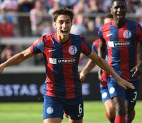 Federico Gattoni celebra su primer gol en Santa Fe (Fuente: Fotobaires) (Fuente: Fotobaires) (Fuente: Fotobaires)