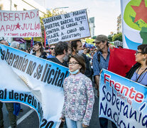 La protesta contó con el respaldo de escritores, periodistas y legisladores y culminó con un acto en Balcarce e Yrigoyen, a metros del Ministerio de Transporte, en el bajo porteño. (Fuente: NA) (Fuente: NA) (Fuente: NA)