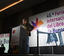 Guillermo Saccomanno, contundente orador de la apertura de la Feria.  (Fuente: Télam) (Fuente: Télam) (Fuente: Télam)