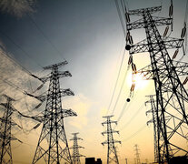 En América latina, se registra un déficit de inversión en materia de líneas de transmisión eléctrica.