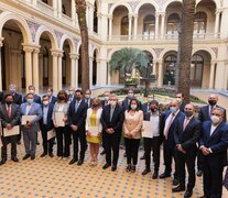 Los gobernadores en Casa Rosada en diciembre del año pasado, cuando firmaron el consenso fiscal. 