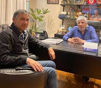 Chulich, secretario del gremio provincial, junto a Moyano.