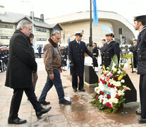 El mandatario participó también un homenaje a los combatientes caídos en la guerra de Malvinas.