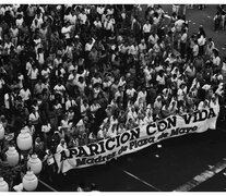 El 9 de septiembre DE 1989, cerca de 500 mil personas marcharon contra los indultos. (Fuente: Télam) (Fuente: Télam) (Fuente: Télam)