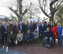 La foto de familia intentó disimular la pelea hacia adentro por posicionarse de cara a las próximas elecciones. (Fuente: Télam) (Fuente: Télam) (Fuente: Télam)