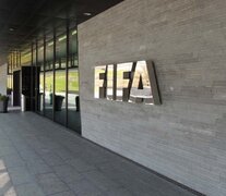 La FIFA no sancionó a un técnico argentino acusado de acoso sexual  (Fuente: Télam) (Fuente: Télam) (Fuente: Télam)