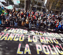 La Multisectorial contra la Violencia Institucional se movilizó a la puerta de los Tribunales. 