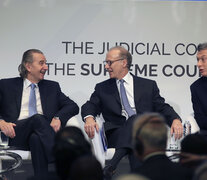 Miembros de la Corte Horacio Rosatti, Juan Carlos Maqueda y Carlos Rosenkrantz junto al ex presidente Mauricio Macri.