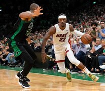 Jimmy Butler lideró a Miami para evitar la eliminación ante Boston (Fuente: AFP) (Fuente: AFP) (Fuente: AFP)