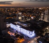 La Universidad Nacional del Litoral (UNL), ubicada en Santa Fe, es la cuarta casa de estudios superiores más antigua del país y cumplió 102 años el 17 de octubre de 2021.