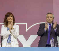 Cristina Kirchner y Alberto Fernández en el acto por los 100 años de YPF. (Fuente: NA) (Fuente: NA) (Fuente: NA)