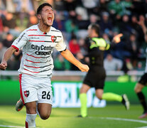 Sordo marco el segundo para Newell&amp;#39;s en el primer tiempo. (Fuente: Fotobaires) (Fuente: Fotobaires) (Fuente: Fotobaires)