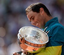 Rafael Nadal y la Copa de los Mosqueteros (Fuente: Roland Garros) (Fuente: Roland Garros) (Fuente: Roland Garros)