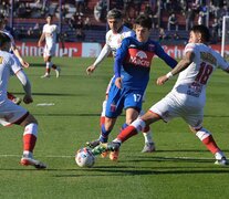 Tigre tuvo la pelota, pero no pudo derribar el muro de Barracas. (Fuente: Télam) (Fuente: Télam) (Fuente: Télam)