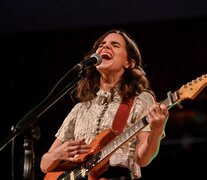 Molina arrancó el concierto con su versión de &amp;quot;Todas las hojas son del viento&amp;quot;. (Fuente: Gentileza CCK) (Fuente: Gentileza CCK) (Fuente: Gentileza CCK)