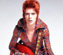 ¿David Bowie o Ziggy Stardust? Los límites entre artista y obra se confundieron en la época.