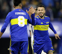 Fernández y Benedetto se juntan para el festejo (Fuente: Fotobaires) (Fuente: Fotobaires) (Fuente: Fotobaires)