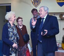 Estela de Carlotto, presidenta de Abuelas, con el titular de Boca, Jorge Ameal (Fuente: Foto Prensa Boca) (Fuente: Foto Prensa Boca) (Fuente: Foto Prensa Boca)