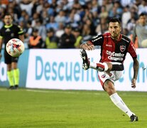 Vangioni vuelve a la titularidad con el fin de ayudar en la ofensiva.