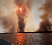 El hermoso Delta del Paraná, donde hoy son visibles bestiales lenguas de fuego, riegos con glifosato y violentas expulsiones de antiguas familias isleñas.