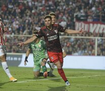 Julián Alvarez festeja en Santa Fe uno de sus dos goles (Fuente: Fotobaires) (Fuente: Fotobaires) (Fuente: Fotobaires)