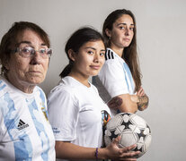 Betty Garia, Lucy y Macarena Sanchez, tres generaciones de futbolistas argentinas (Fuente: Sebastián Freire) (Fuente: Sebastián Freire) (Fuente: Sebastián Freire) (Fuente: Sebastián Freire)