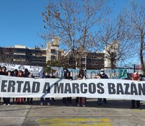 El grupo que apoya a Marcos en el reclamo de su libertad.