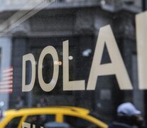 En la plaza local, el dólar blue volvió a subir dos pesos, a 257. (Fuente: Sandra Cartasso) (Fuente: Sandra Cartasso) (Fuente: Sandra Cartasso)